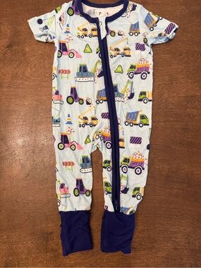 Popoki Pajamas 0-3 month Short Sleeve Zippie